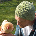 Frondescence cabled hat