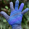 Handspan bias-knit gloves